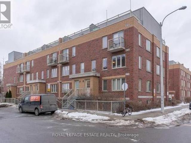 123 20 Elsie Lane, Toronto, ON, M6P 3N9 townhouse for lease | Listing ID W13155 | Royal LePage