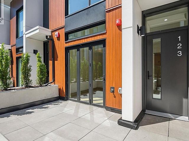 123 725 W 49 Avenue Vancouver, British Columbia