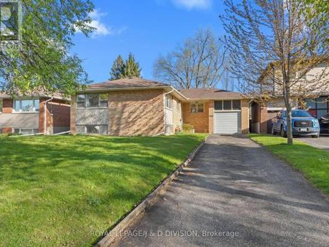 123 Betty Ann Drive, Toronto, ON, M2N 1X3 house for sale | Listing ID C13121 | Royal LePage