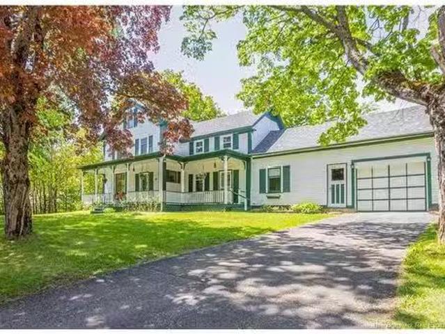 123 Salem St, Sackville, NB, E4L 4K4 house for sale Listing.