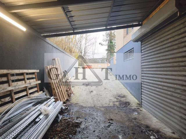 1240 m² d'entrepot bureaux indépendant à vendre à TORCY