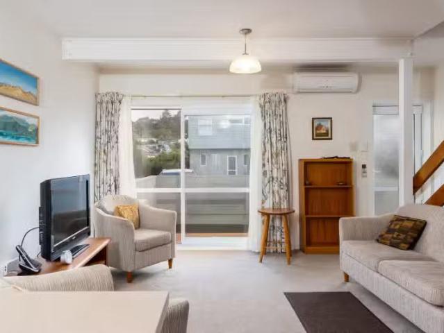 12/4 Dr Taylor Terrace, Johnsonville, Wellington City