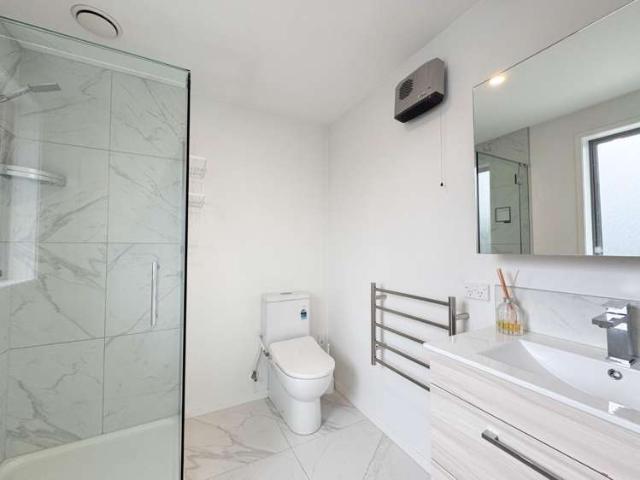 1/24 Kelwyn Road, 1700, Waitakere City