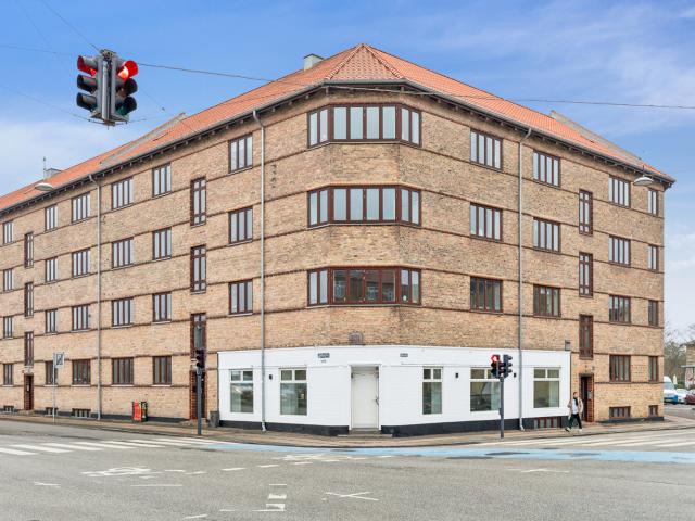 166 m² attraktivt hjørnelejemål med fremtrædende placering