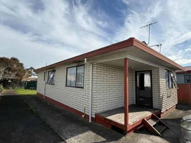 1/24 Norrie Smith Avenue, Clover Park, Manukau City