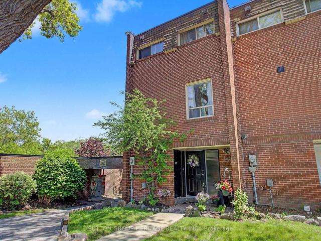 124 Wales Avenue, Markham | For Sale @ $699,000 | Condos. Ca