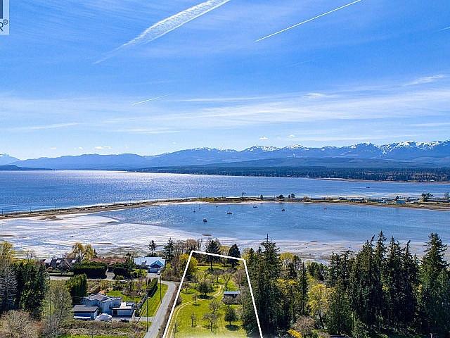 1259 Docliddle Rd Comox, British Columbia