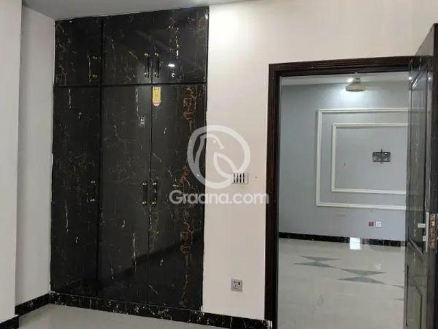 1250 Ft² Flat for Rent