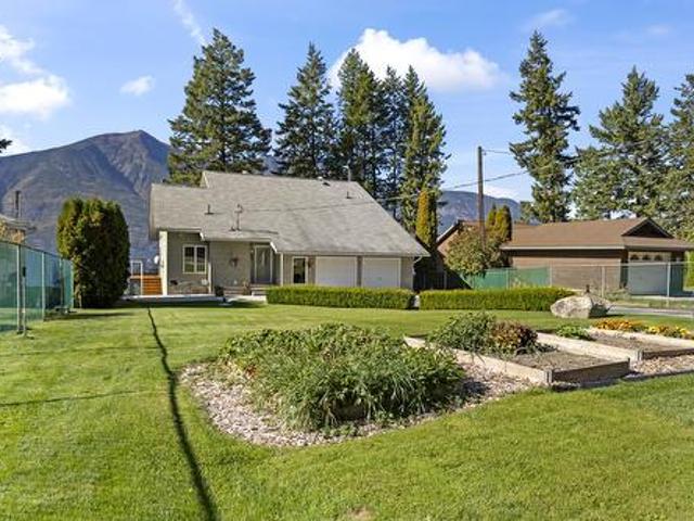 12531 Lewis Bay Road, Boswell, BC, V0B 1A4 house for sale | Listing ID 10378 | Royal LePage