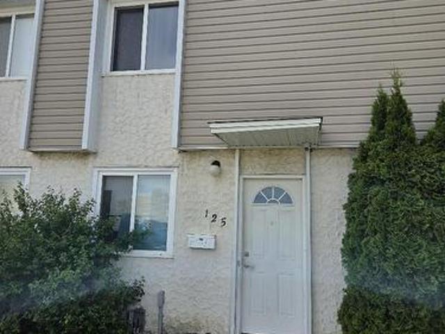 125 Cornell Crest, Edmonton, AB, T5C 3C3 townhouse for sale | Listing ID E4496 | Royal LePage