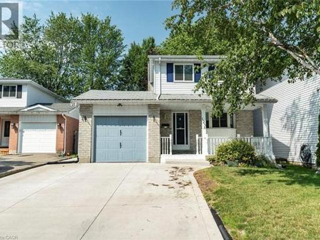 125 Cornerbrook Crescent Unit# A, Waterloo, ON, N2V 1L3 house for lease | Listing ID 40842 | Royal LePage