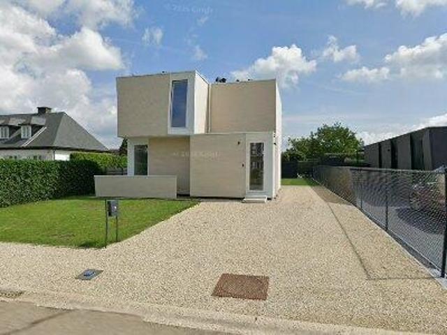 125 m2 apartment for rent in Ham