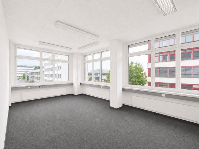 125 m² Bürofläche mit 4 Büroräumen in Regensdorf!