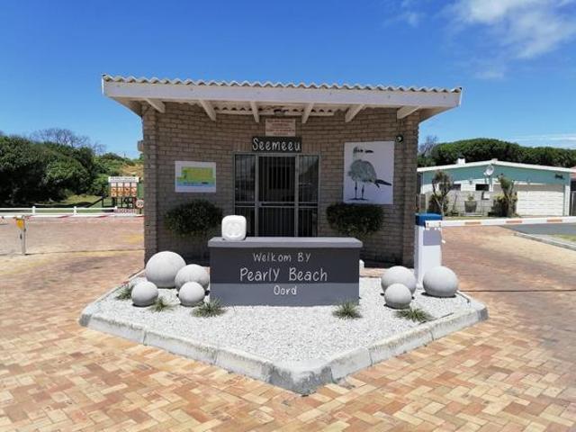 125 m² Land available in Pearly Beach