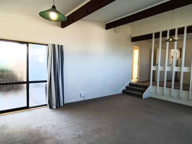 125 Mark Avenue, Grenada Village, Wellington City