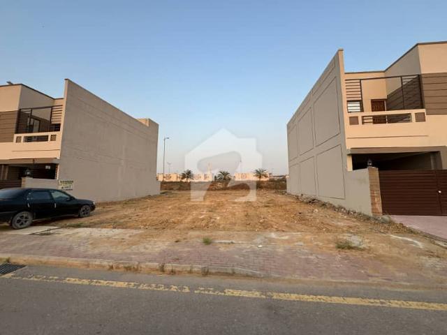 125 Sq Yd Boulevard Category Plot #327 Road 10 Fully West Open Precinct 10B! Prime Location: Parks, Mosque, Shopping Gallery & Commercial Hub Steps Away. Ideal for Residence or Investment. Call Now!