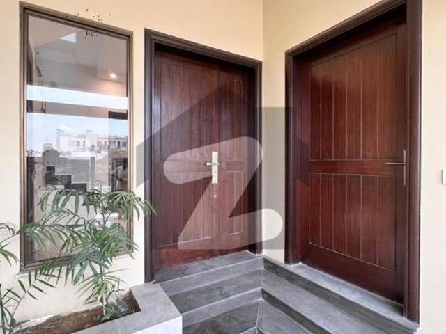125 Sq Yd Luxury Villa In Ali Block. 3Bedrooms, Drawing, Dining &Amp  American Kitchen 5 Mins Drive From Main Gate Of BTK. Bahria Town Ali Block