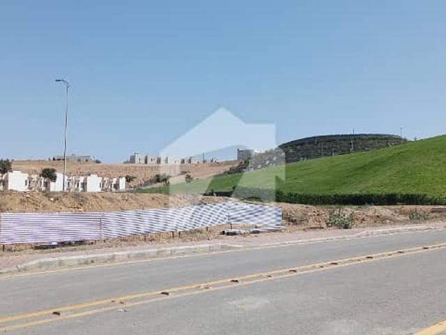 125 Sq Yd Plot FOR SALE In Precinct 10B. All Amenities Nearby Including MOSQUE, General Store &Amp  Parks