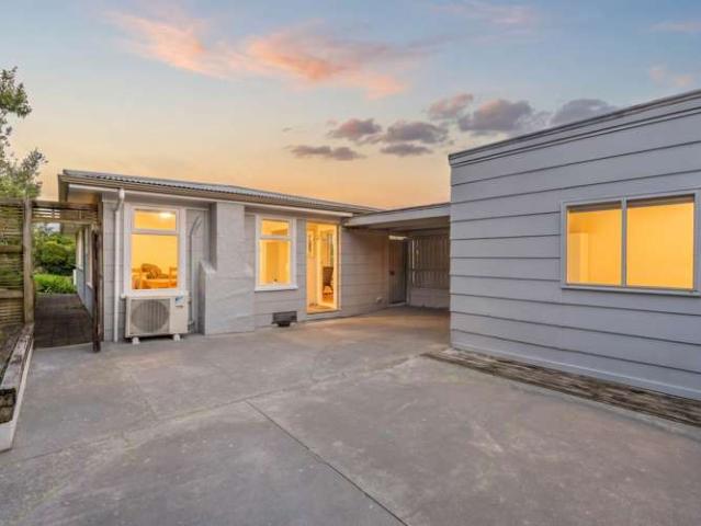 1/25 Peach Road, Glenfield, North Shore City