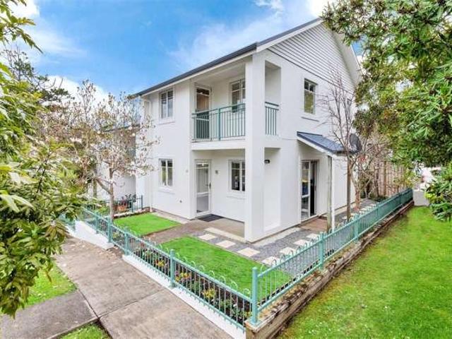 125 Riverpark Crescent, Henderson, Waitakere City