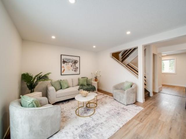 125 Woodborough Way, Edmonton, AB, T5Y 1N2 townhouse for sale | Listing ID E4489 | Royal LePage