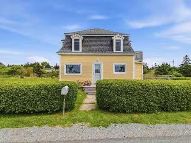 125 The Point Road, Blue Rocks, NS, B0J 2C0 house for sale.