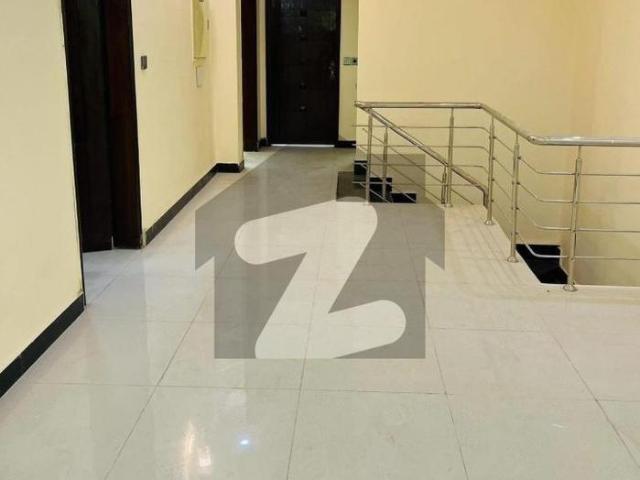 125sq yd 3 Bedrooms Luxury Villa is Available FOR RENT. 8km from Entrance of BTK. 3 Bed DDL 1 Kitchen Bahria Town Precinct 11 B