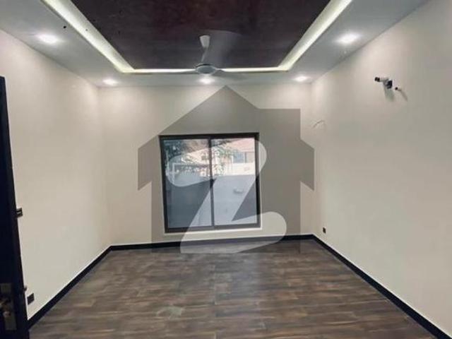 125sq yd villa for sale, in precinct 15 opposite to ali block. A PLUS Construction. 3 Bedrooms, Drawing, Dining, TV Lounge & Americal Kitchen. 10min Drive from Main Gate of Bahria Town Karachi. Bahria Town Precinct 15