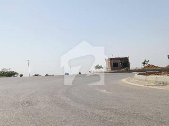 125sq yd Plot FOR SALE in Precinct 10B. All amenities nearby including MOSQUE, General Store & Parks