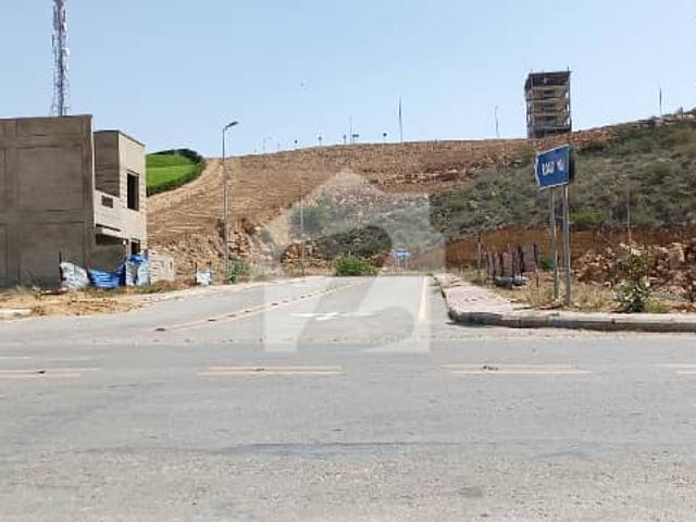 125sq yd Plot FOR SALE in Precinct 10B. All amenities nearby including MOSQUE, General Store & Parks
