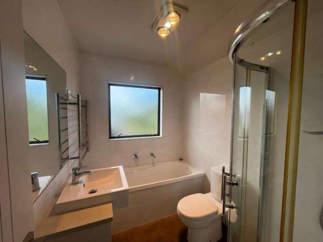 1/260A Rosebank Road, Avondale, Auckland City