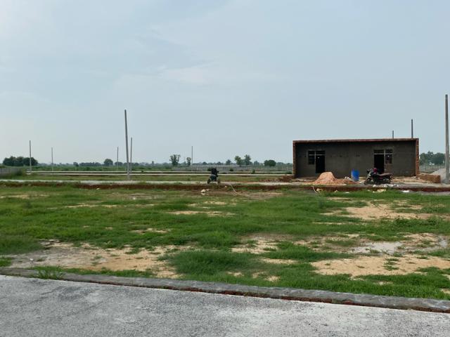 1262 Sq.Ft. Plot in Yamuna Expressway Greater Noida Listing ID: #9814