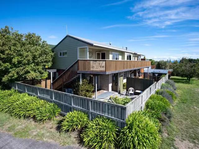1/26 Angela Place, Kinloch, Taupo