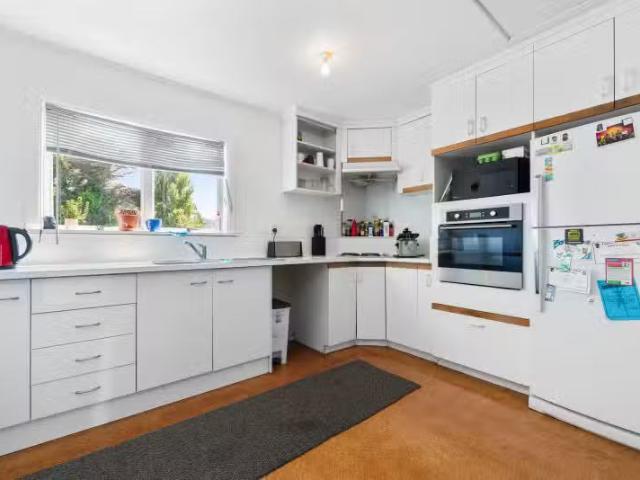 126 Koutu Road, Kawaha Point, Rotorua