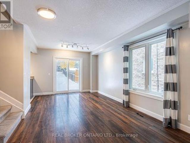 126 Mowat Crescent, Halton Hills, ON, L7G 6C8 house for sale | Listing ID W12530 | Royal LePage