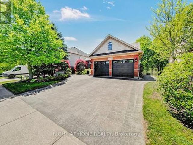 126 Moore Crescent, Hamilton, ON, L9G 4Z8 house for sale | Listing ID X13559 | Royal LePage