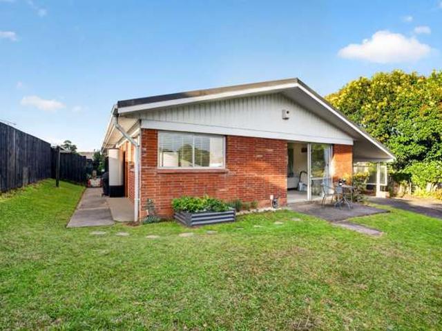 126 St Johns Road, Meadowbank, Auckland City