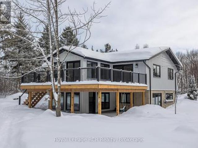 126 West Street, Georgian Bluffs, ON, N4K 5N7 Luxury House for sale | Listing ID X11964 | Royal LePage Carriage Trade Luxury Properties