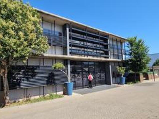 12754sqm n1 facing warehouse to let.