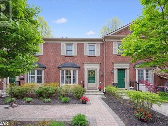 1275 Maple Crossing Boulevard Unit# 15, Burlington, ON, L7S 2E8 townhouse for sale | Listing ID 40755 | Royal LePage