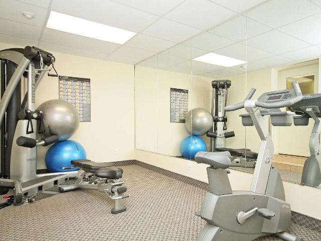 1276 Dorchester 1 Bedroom Apartment for Rent at 1276 Dorchester Ave, Ottawa, ON K1Z 8E6 Carlington
