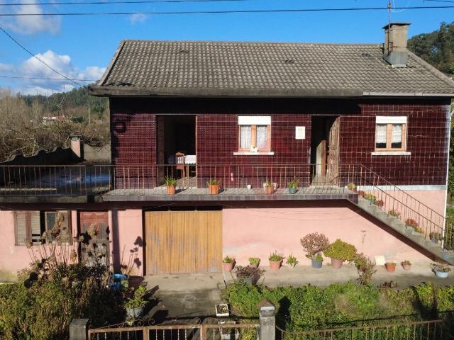 & 127969 Moradia T3 com Garagem – Sendim, Felgueiras 156m² Sendim