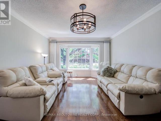 1273 BLACKTHORN PLACE