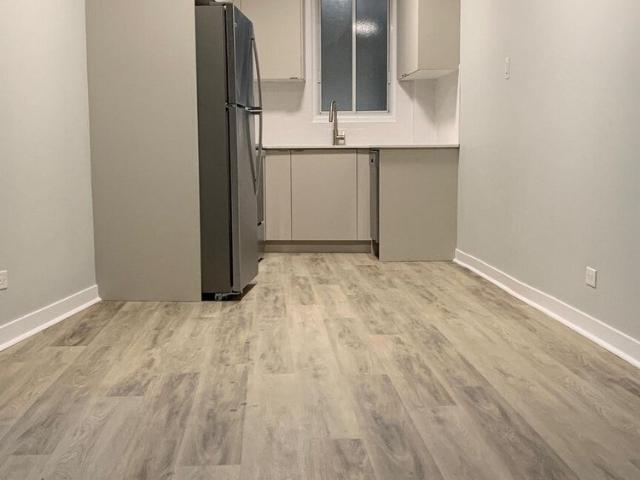 127 1255 Sherwood Crescent, Mount Royal