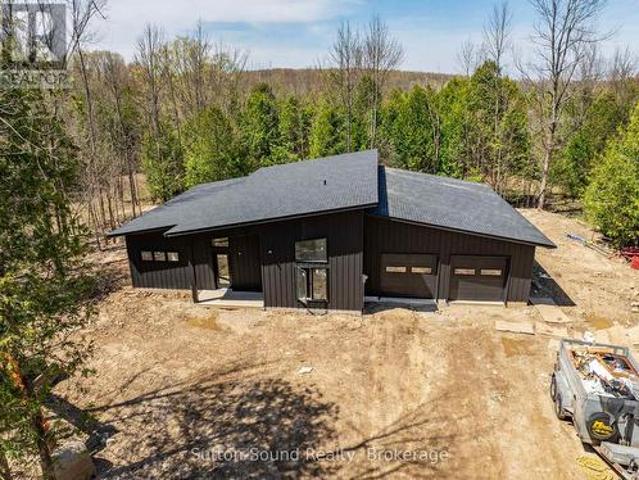 127 Big Rock Road, Georgian Bluffs, ON, N0H 2K0 house for sale | Listing ID X13083 | Royal LePage