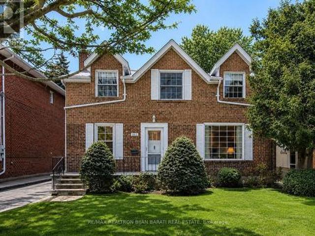127 Parkview Avenue, Toronto, ON, M2N 3Y4 house for sale | Listing ID C13412 | Royal LePage