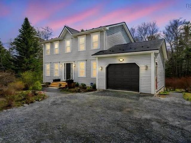 127 Royal Dornoch Drive, Hammonds Plains, NS, B4B 1X4 house for sale | Listing ID 202611 | Royal LePage