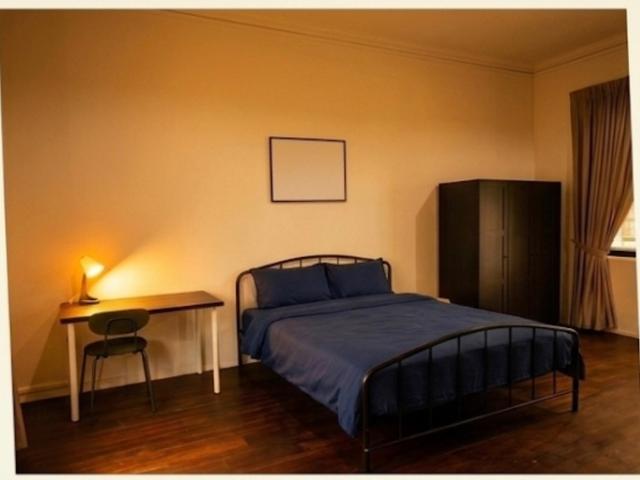 127 WOODLEIGH PARK Detached House Room Rental, $1,650, 1 Bed 100 sqft $16.50 psf