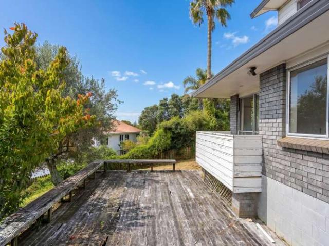 128 Coronation Road, Hillcrest, North Shore City