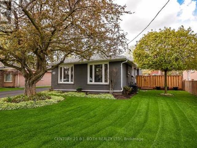 128 Cherrywood Drive, Newmarket, ON, L3Y 2X7 house for sale | Listing ID N13416 | Royal LePage